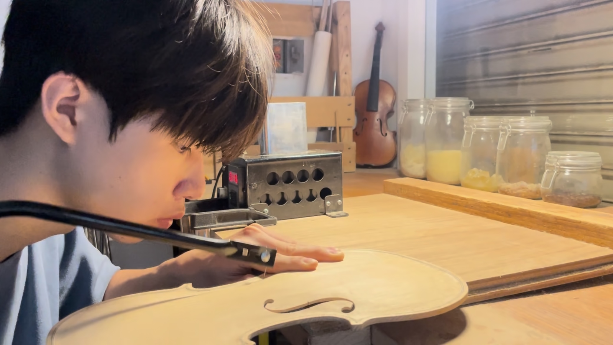 F 音孔切割｜Cutting F-holes (hand tools)